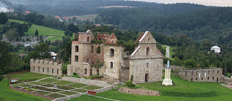 Ruiny klasztoru w Zagórzu.